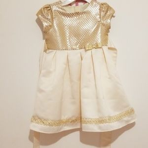 Girl's dress